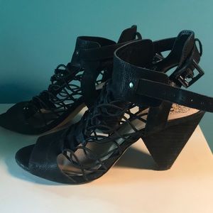 Vince Camuto Black strappy sandels
